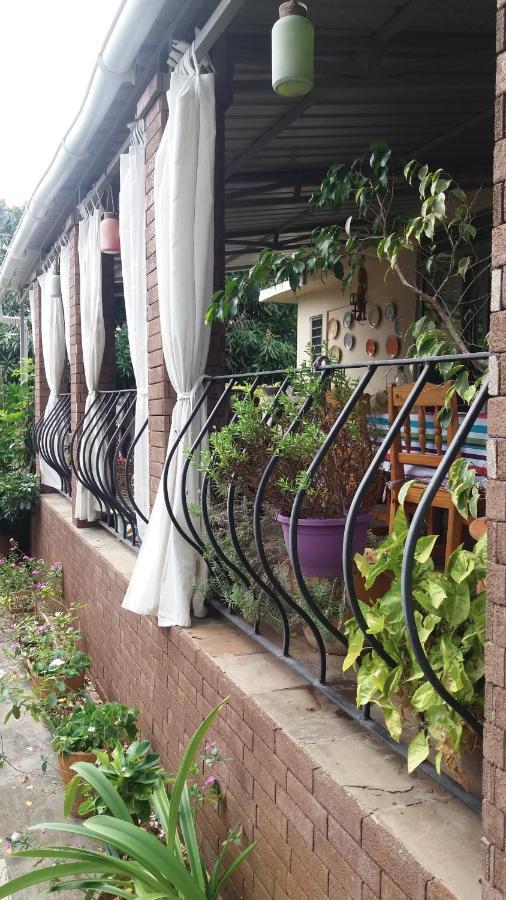 Comfy Home-Tropical Garden & 5 Min Walk To Beach Tamarin ภายนอก รูปภาพ