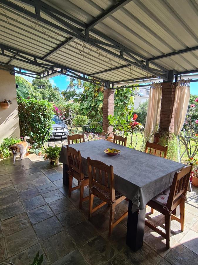 Comfy Home-Tropical Garden & 5 Min Walk To Beach Tamarin ภายนอก รูปภาพ
